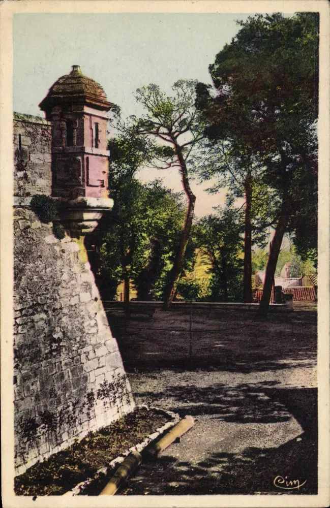 Ales (Gard) — Ein Eckbereich des Bosquet und der Vauban-Festung — Cim - Vorderseite