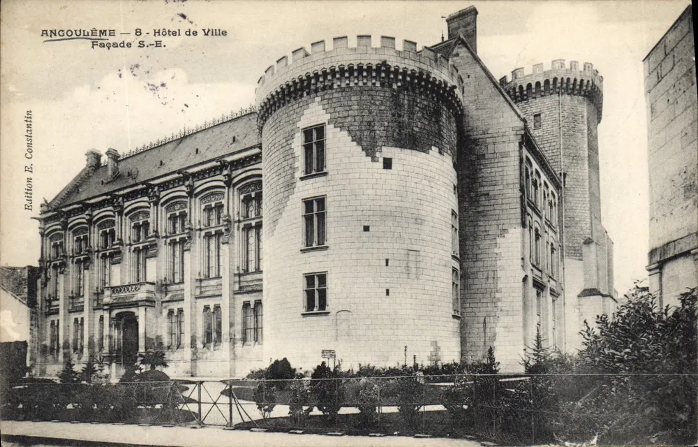 Angoulême — Hotel de Ville — Fachada S.-E. — Editor E. Constantin, n°8 - Frente