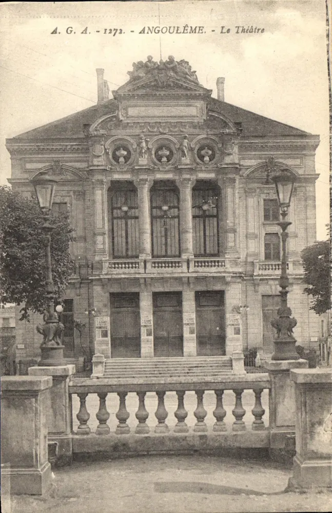 Angoulême — View of the Theatre — A. G. A. - 1372 - Frente