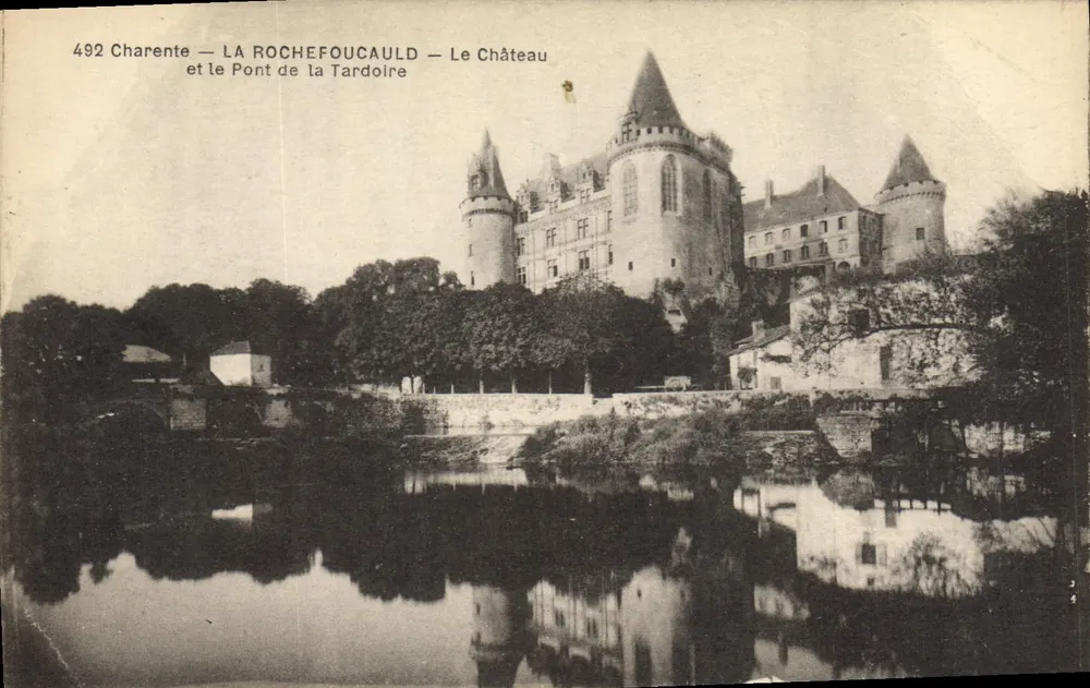 La Rochefoucauld — Schloss und Brücke der Tardoire — P. Bauts, phot. diff. — Nr. 492 - Vorderseite