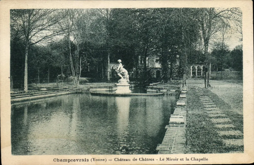 Champcevrais (Yonne) — Castelo de Châtres — O Espelho e a Capela - Frente