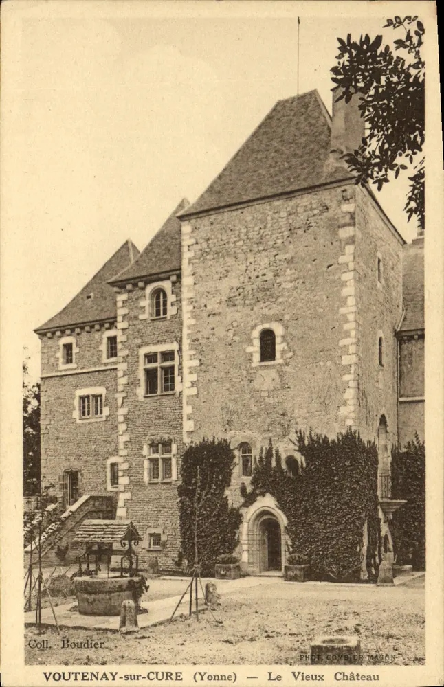 VOUTENAY-sur-CURE (Yonne) — Das alte Schloss — Fot. COVIBIER - Vorderseite