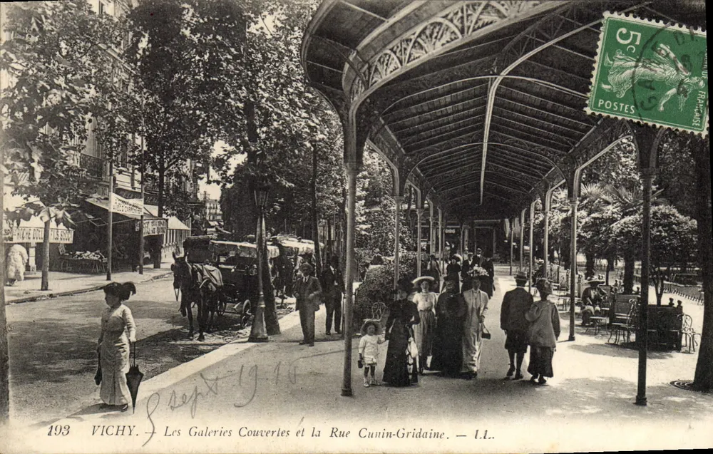 Vichy — Les Galeries Couvertes und die Rue Cunin-Gridaine — I.L. - Vorderseite