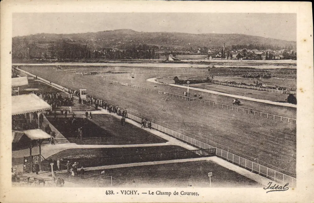 Vichy — Las kursów — Wydawca Idéal, nr 439 - Awers