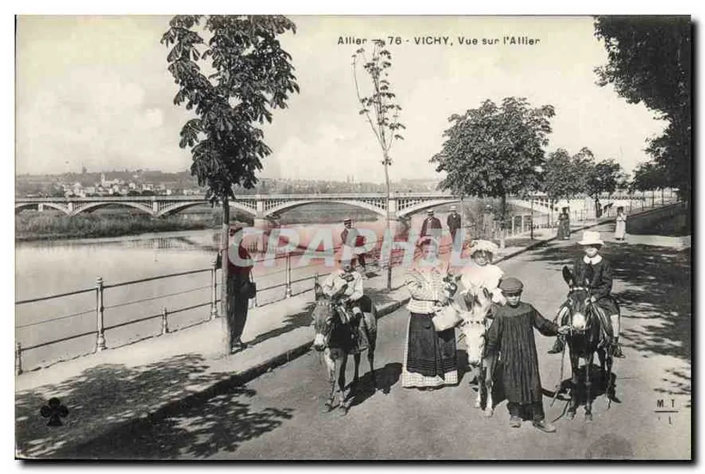 Vichy — Vista sobre o Allier — M.T. 76 - Frente