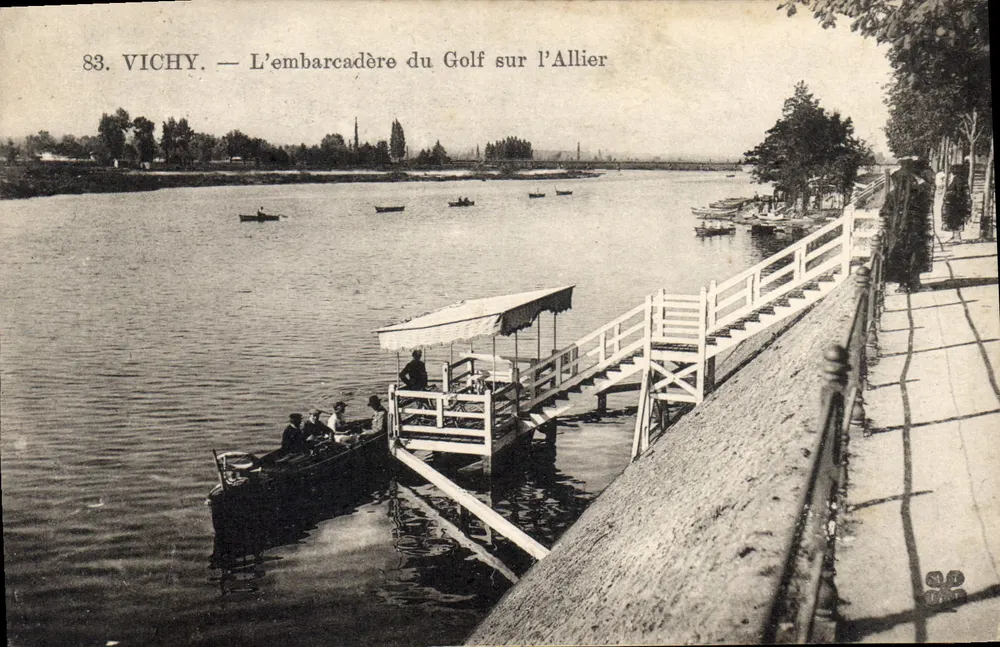 Vichy — Het aanlegsteiger van het Golf op de Allier — uitgever Vichy, n° 83 - Voorkant