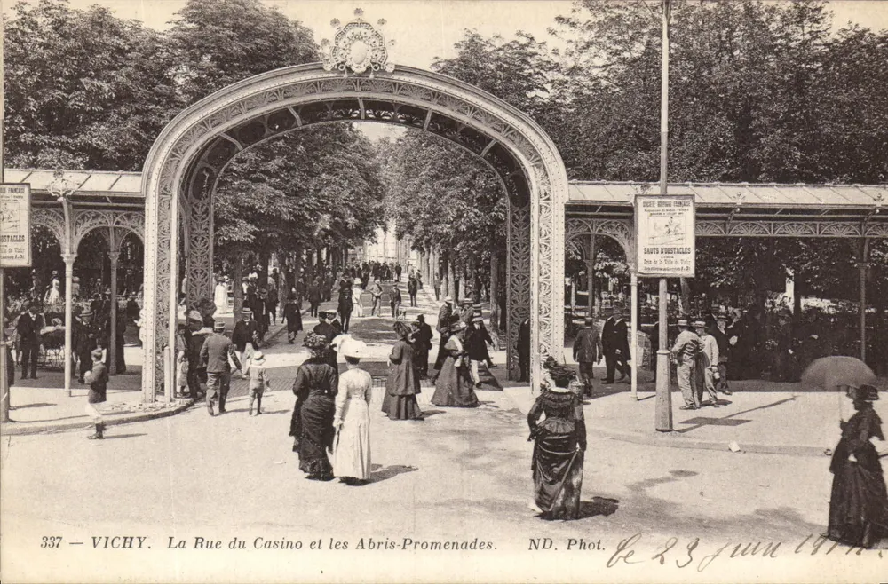 Vichy — Die Casinostraße und die Promenadenunterstände — ND. Fot. - Vorderseite