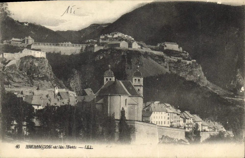 Bruyancon e os Fouts — vista panorâmica com igreja e fortificações - Frente