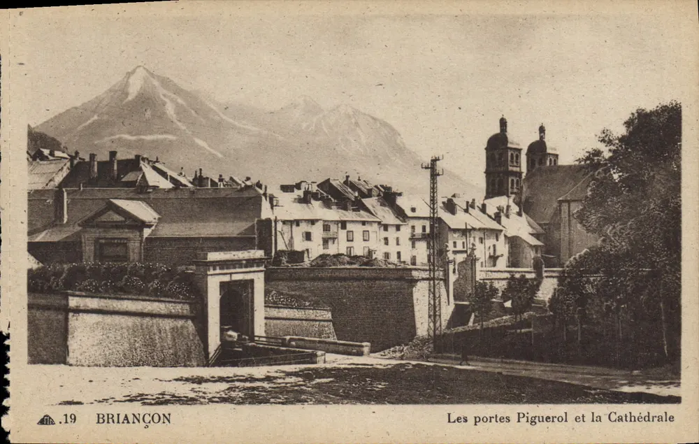 Briançon — Die Piguerol-Tore und die Kathedrale — Cie des Arts Photomécaniques, n°19 - Vorderseite