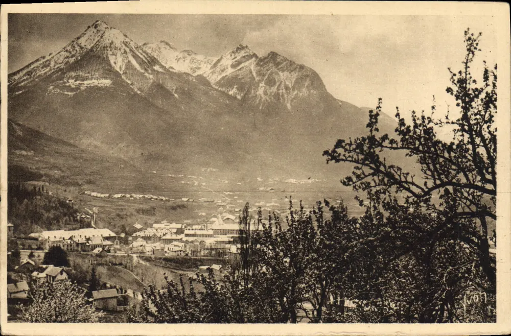 BRIANÇON (Alpes Altos) — Vista geral — Les Editions d'Art YVON, Paris - Frente