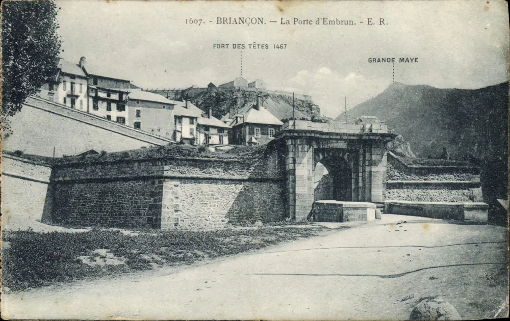 Briançon — A Porta de Embrun — E. R. — Forte das Cabeças 1467 - Frente