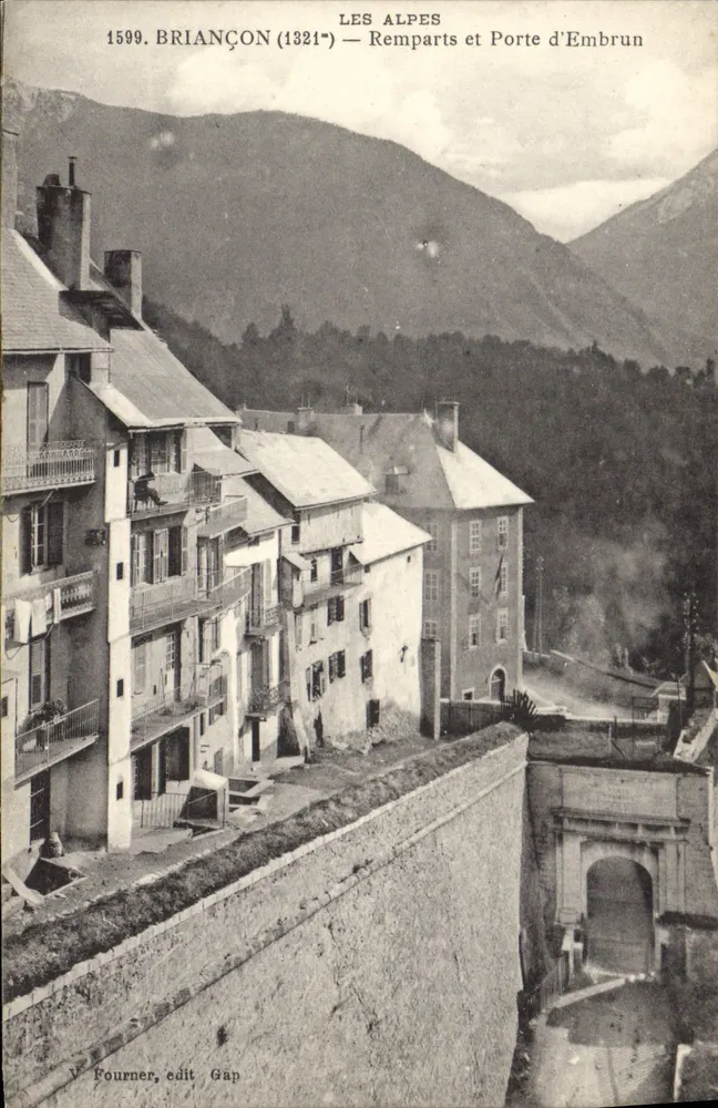 BRIANÇON (1321°) — Murallas y Puerta d'Embrun — Fournier, edit Gap - Anverso