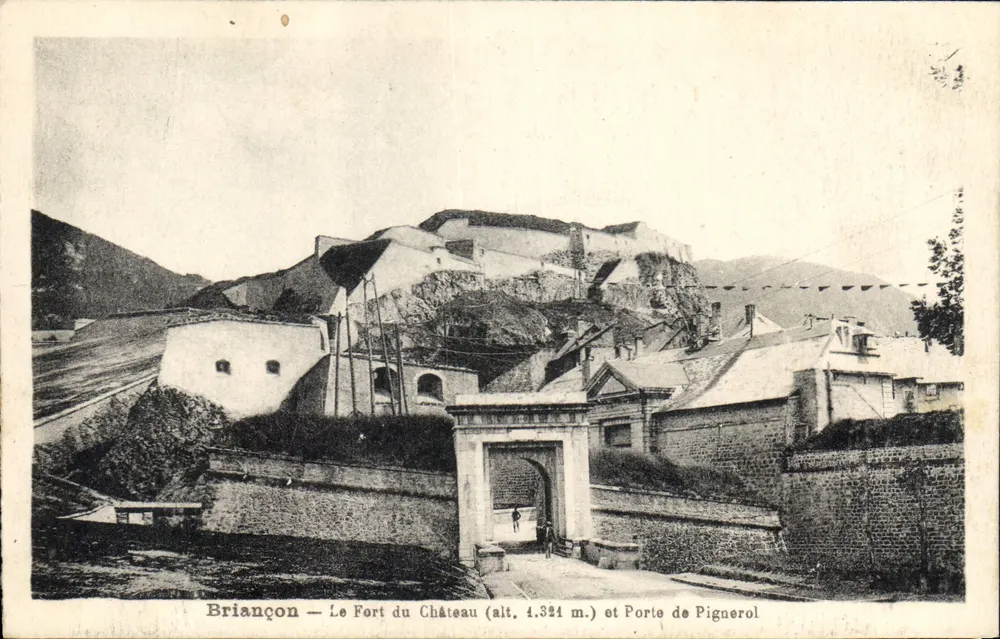 Briançon — Das Schlossfestung (Höhe 1.324 m.) und Pigneron-Tor - Vorderseite