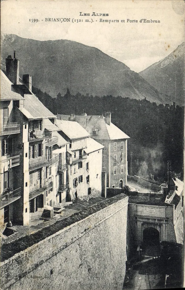 Briançon (1321 m.) — Mauern und Tor von Embrun — Verleger Alibour, Nr. 1599 - Vorderseite