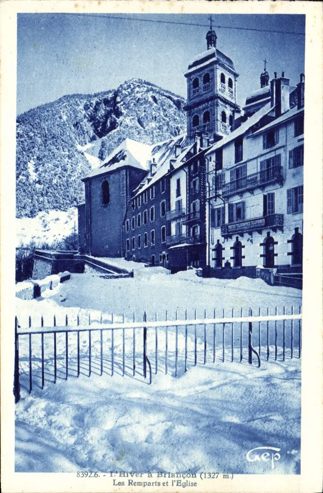 Die Mauern und die Kirche — Winter in Briançon (1327 m.) — Gep - Vorderseite