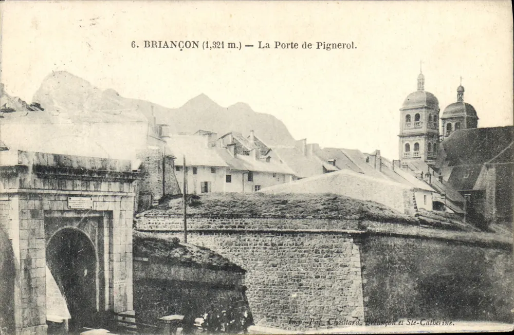 BRIANÇON (1,321 m.) — La Porte de Pignérol. — Imp. Paf. Chillard, Briançon et Ste-Catherine. - Frente