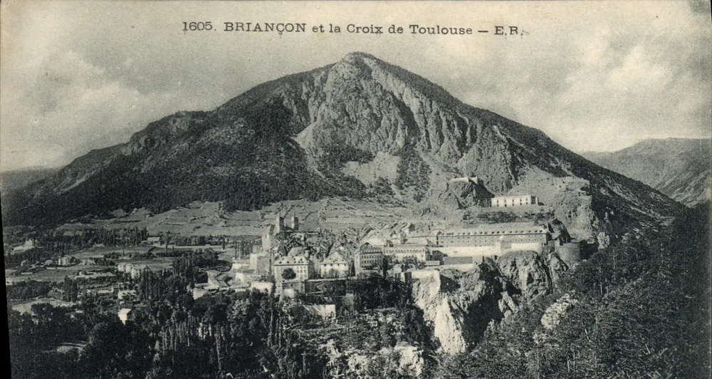 Briançon e a Cruz de Toulouse — E.R. - Frente