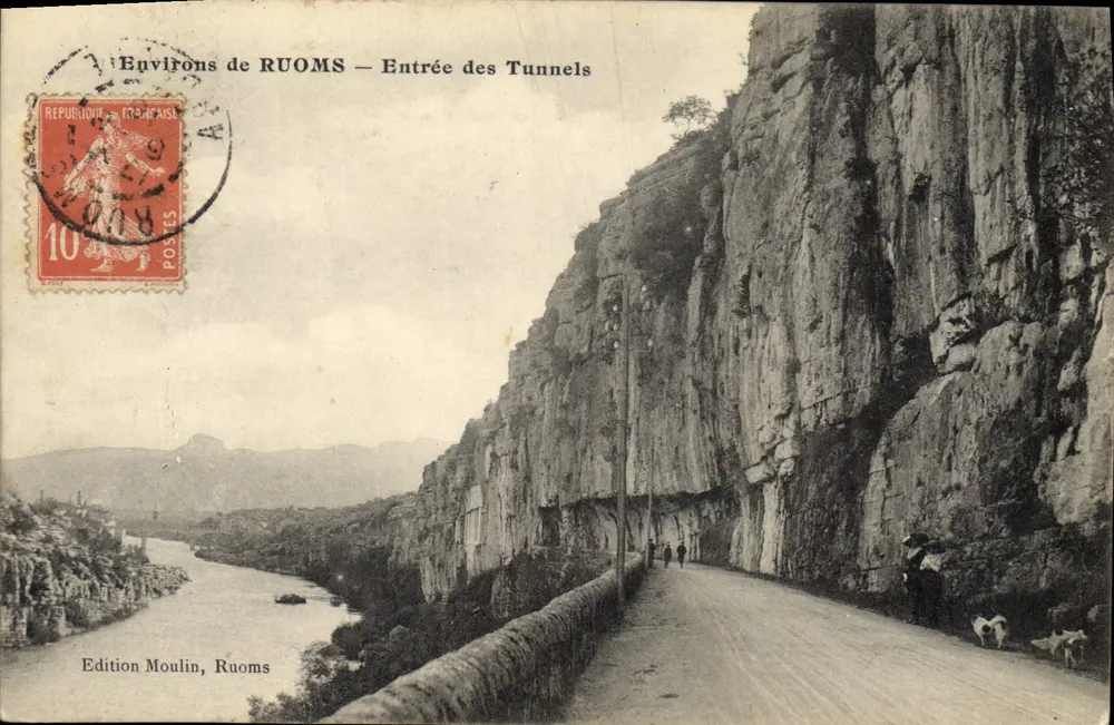 Arredores de RUOMS — Entrada dos Túneis — Edição Moulin, Ruoms - Frente
