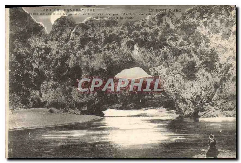 O Arco de Arc — Arco natural de 65 m de abertura escavado pelo Ardeche na rocha — editor: Ardèche Panoramique - Frente