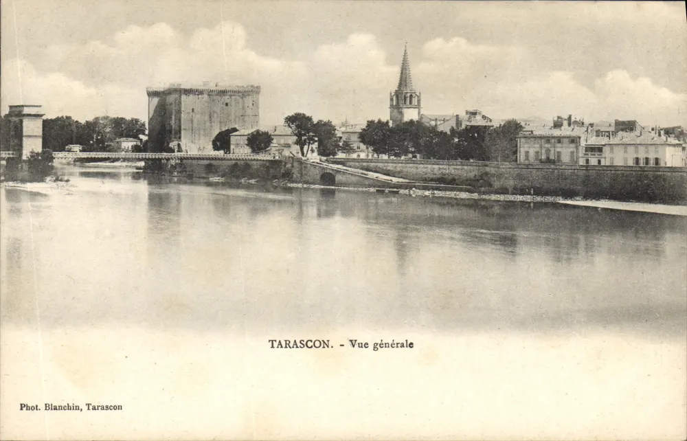 Tarascon — Vue générale — Phot. Blanchin, Tarascon - Frente