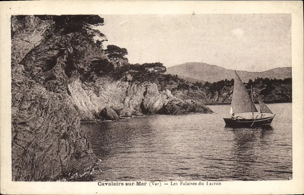 Cavalaire-sur-Mer (Var) — Die Klippen von Lacron — Photo Meïka La Cante - Vorderseite