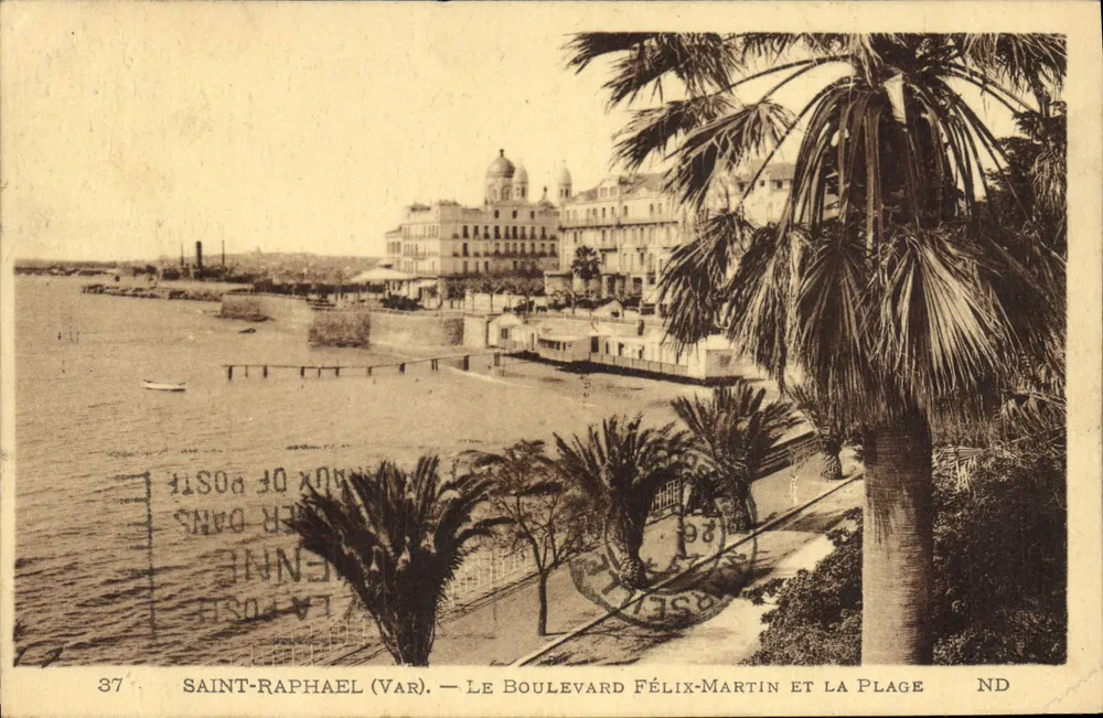 Saint-Raphaël (Var) — Boulevard Félix-Martin und die Strandpromenade - Vorderseite
