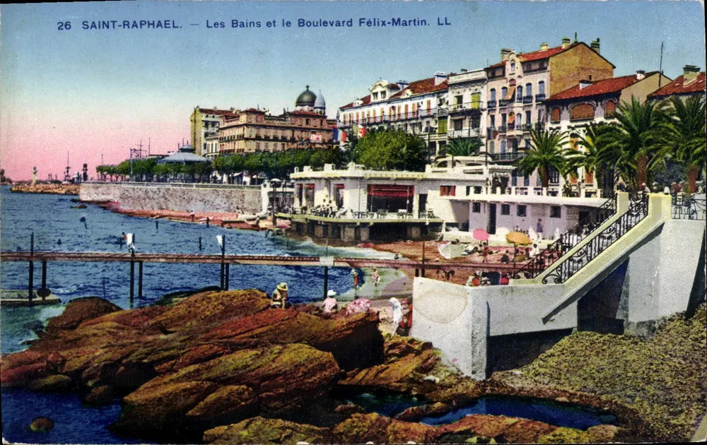 Saint-Raphaël — Die Bains und der Boulevard Félix-Martin — LL - Vorderseite