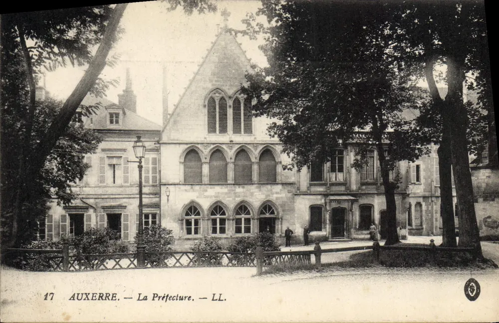 Auxerre — A Prefeitura — LL. n°17 - Frente