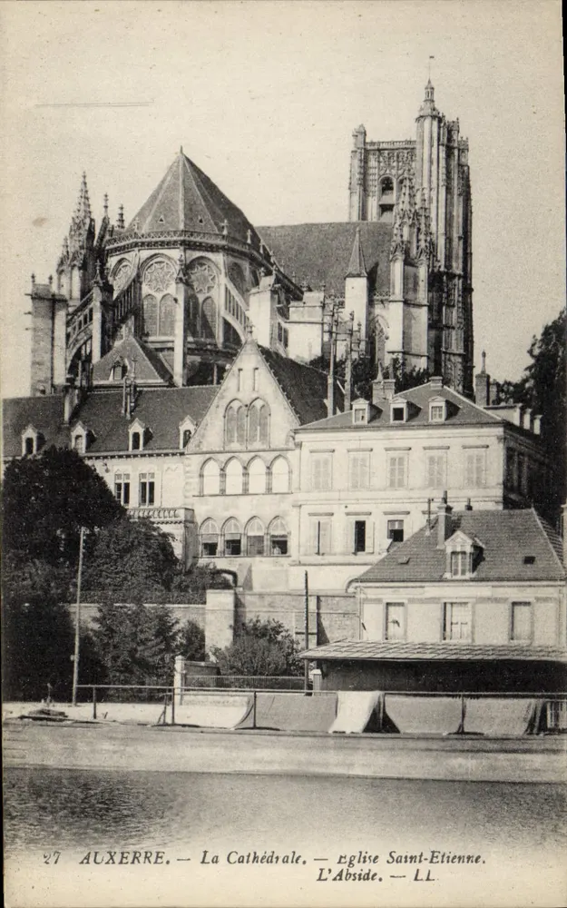 Auxerre — Die Kathedrale — Kirche Saint-Étienne. Die Apse. — LL - Vorderseite