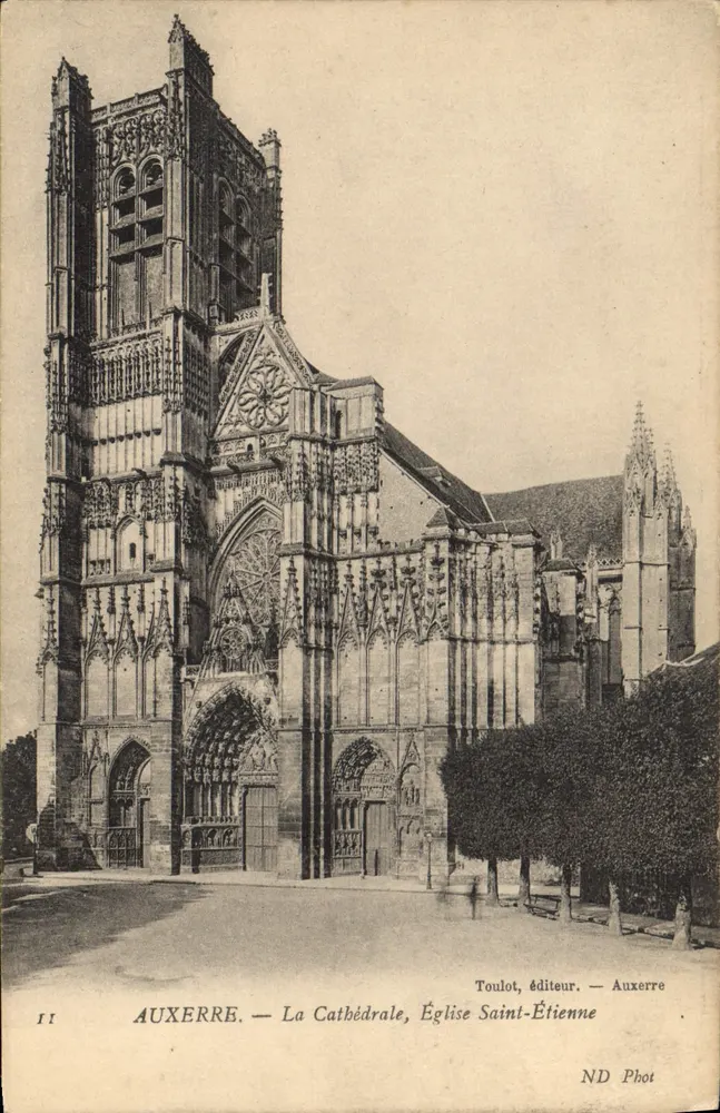 Auxerre — Die Kathedrale, Kirche Saint-Étienne — Verlag Toulot — Auxerre - Vorderseite