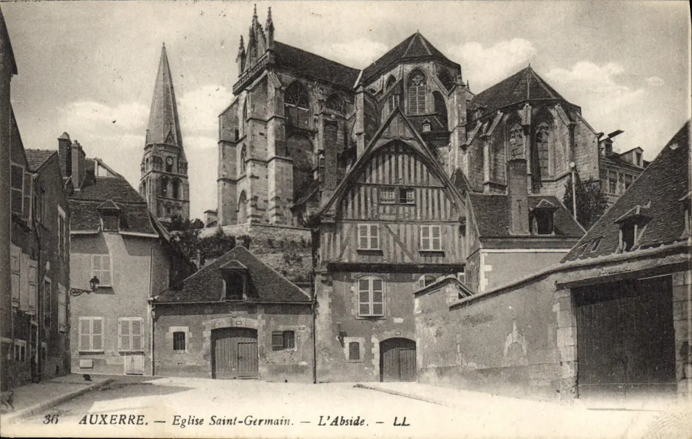 Auxerre — Igreja de São Germain — A Abside — LL - Frente