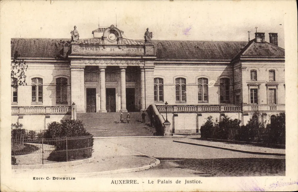 Auxerre - Het Paleis van Justitie — Ed. C. Dumoulin - Voorkant