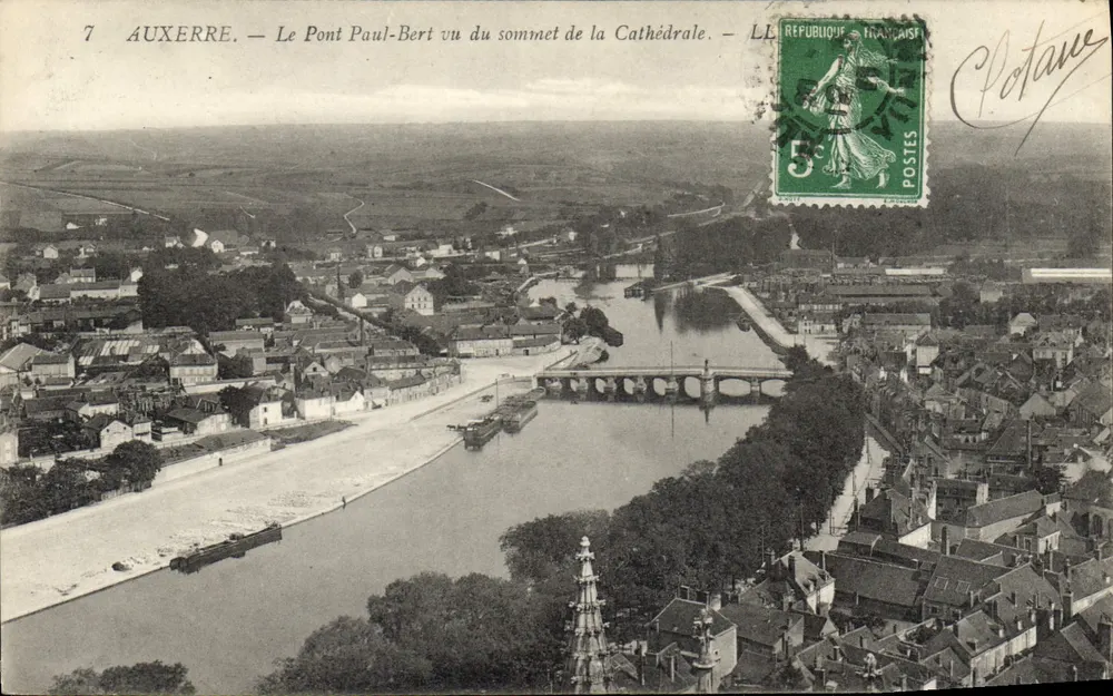 Auxerre — Der Paul-Bert-Brücke vom Gipfel der Kathedrale aus gesehen — LL - Vorderseite