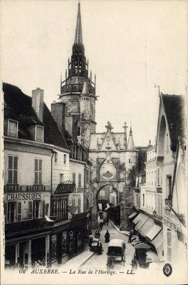 Auxerre — A Rue de l'Horloge — LL. - Frente
