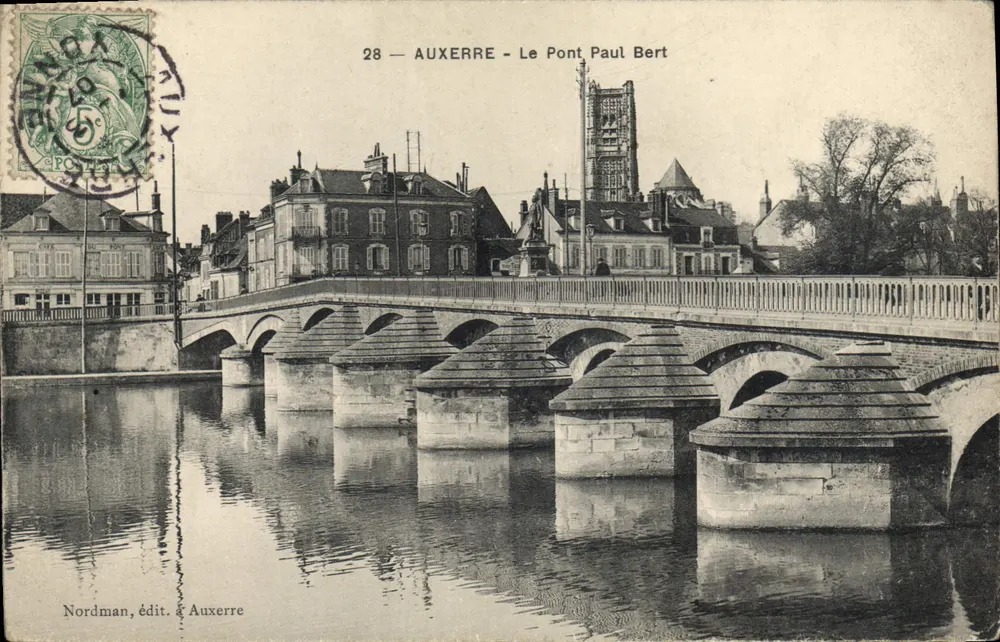 Auxerre — O Ponte Paul Bert — Nordman, editor Auxerre - Frente