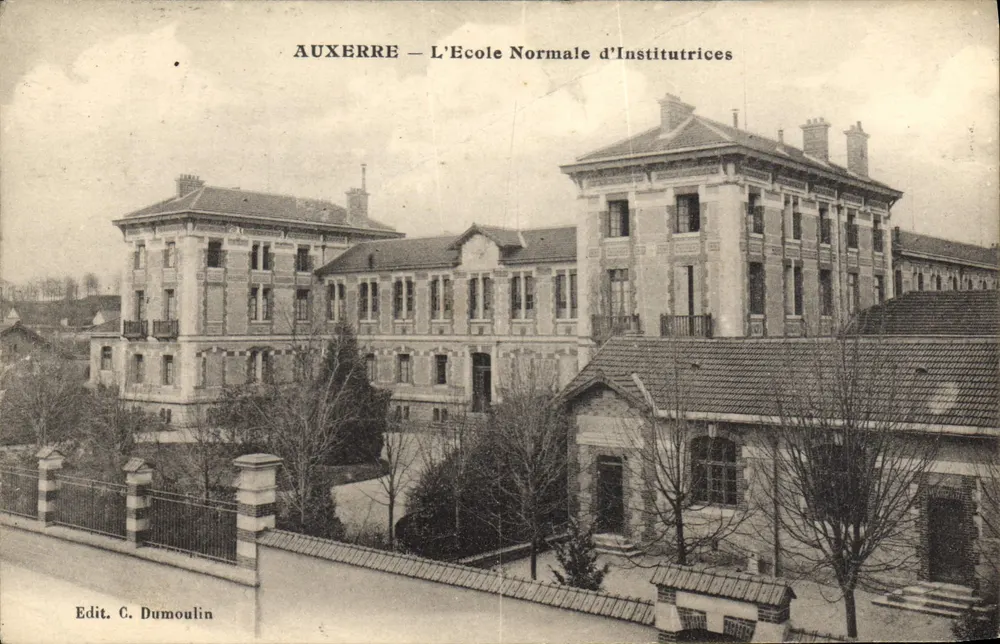 Auxerre — A Escola Normal de Instituções — Edit. C. Dumoulin - Frente