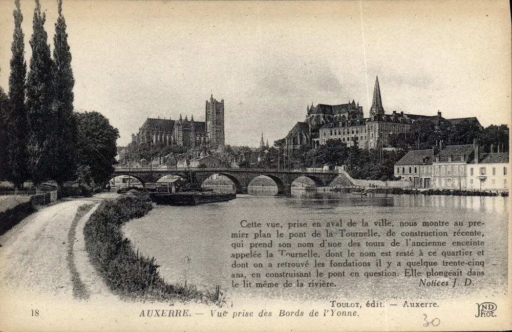 Auxerre — Vue prise des Bords de l'Yonne — Toulot, édit. — Auxerre - Recto