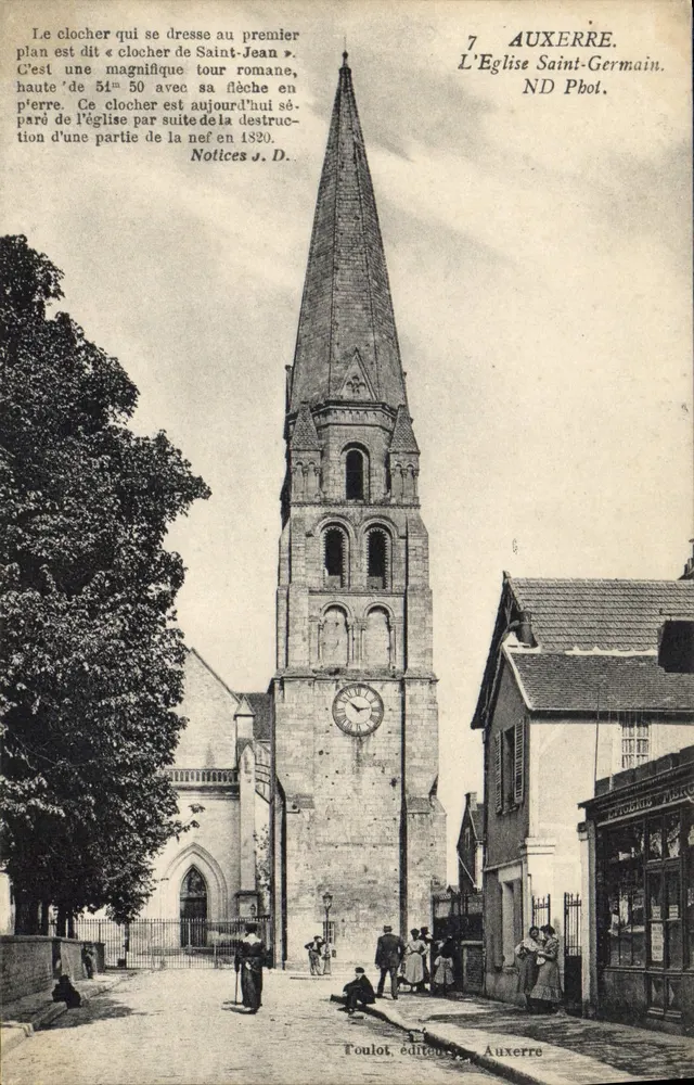 Auxerre. A Igreja de Saint-Germain — torre da igreja de Saint-Jean, torre romana com 51m50 de altura, parcialmente destruída em 1930 — Toulot, editor, Auxerre - Frente
