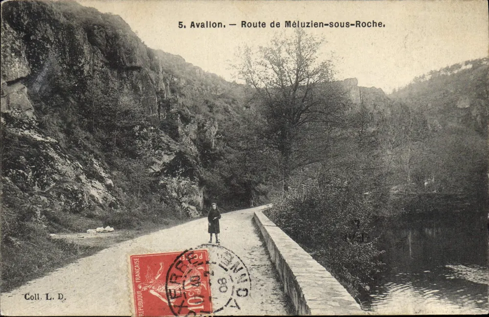 Avallon — Estrada de Méluzien-sous-Roche — Coll. L. D. - Frente