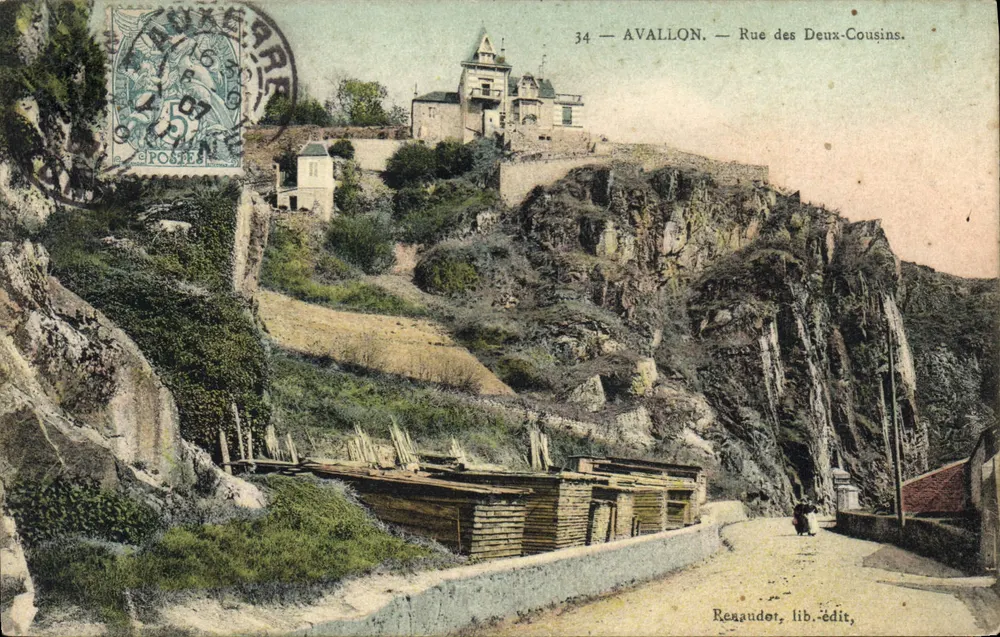 Avallon — Rue des Deux-Cousins — Renaudor, lib.édit. - Frente