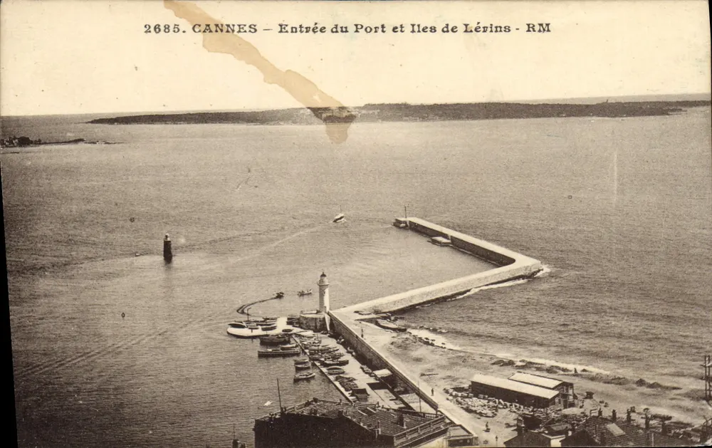 Cannes — Eingang zum Hafen und Inseln Lérins — RM — 26885 - Vorderseite