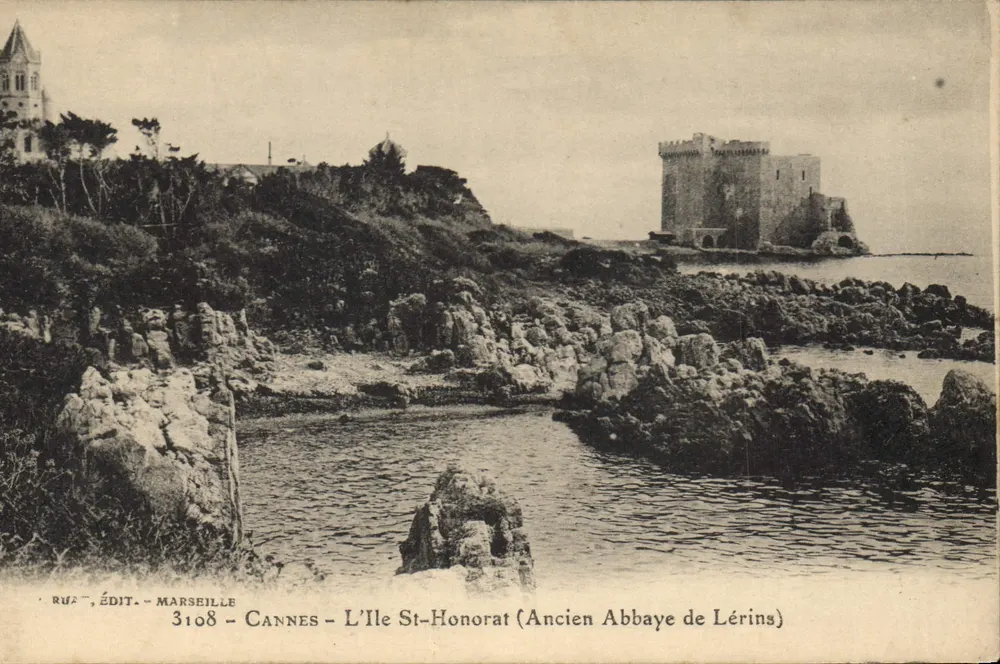 Die Insel St. Honorat (ehemalige Abtei Lérins) — Cannes — Verleger Marseille, n°3108 - Vorderseite