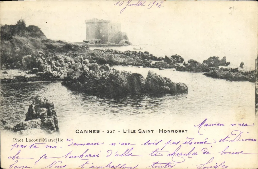 Cannes - A Ilha Saint-Honorat — vista do castelo — Phot Lacour Marseille, n°327 - Frente