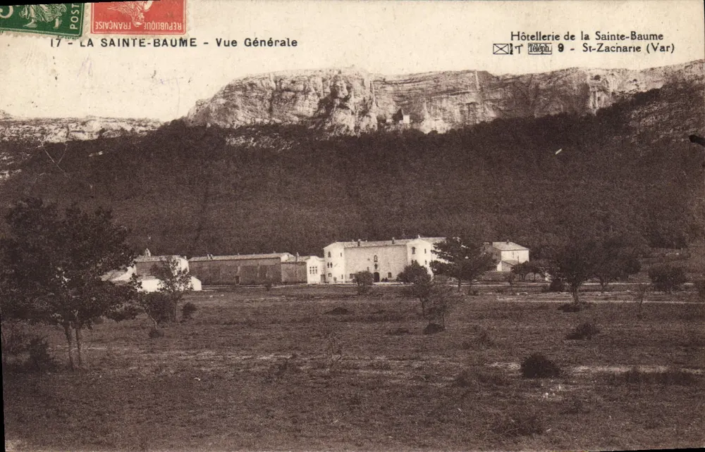 La Sainte-Baume — Vista Geral — Hótel da Sainte-Baume, St-Zacharie (Var) - Frente