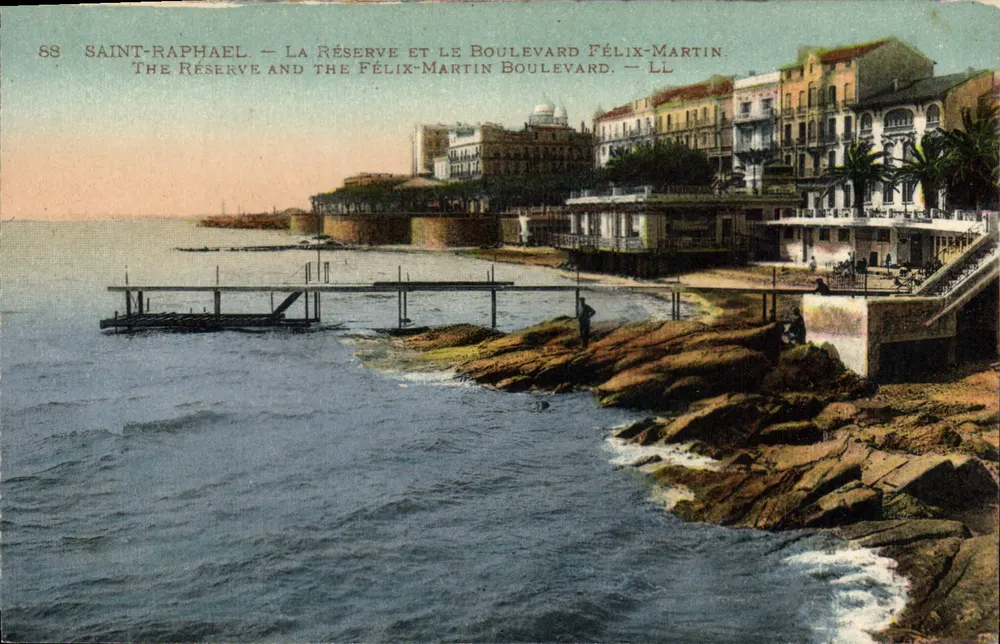Saint-Raphaël — Die Reserve und der Boulevard Félix-Martin — LL - Vorderseite