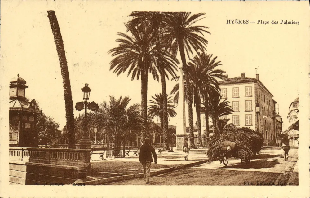 Hyères — Place des Palmiers — Édit. Lalanda, Hyères - Frente