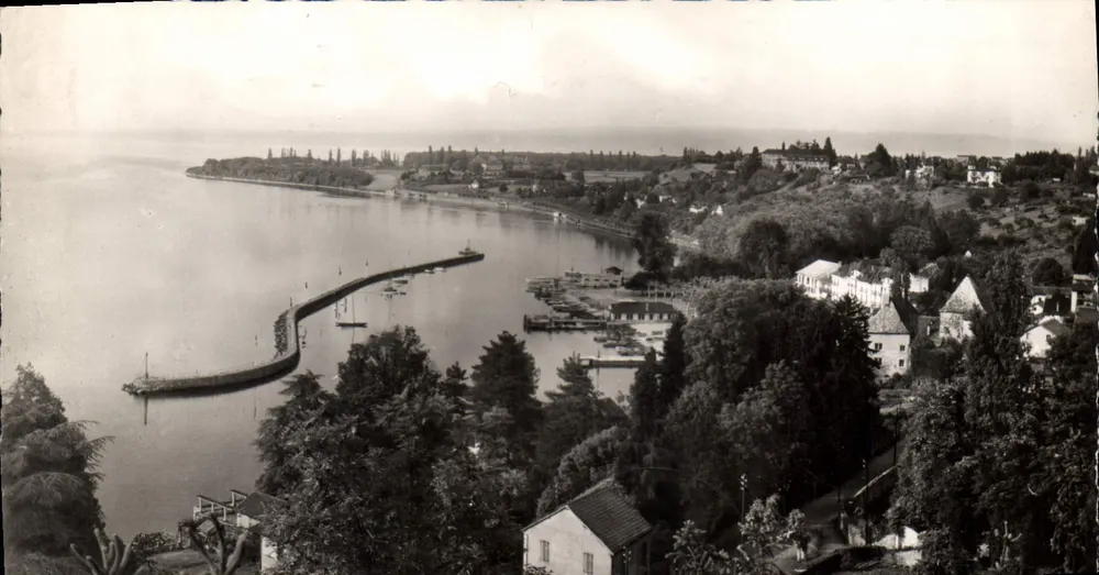 Thonon-les-Bains — Panorama sur le Port pris de la Corniche — Régl-Photo - Recto