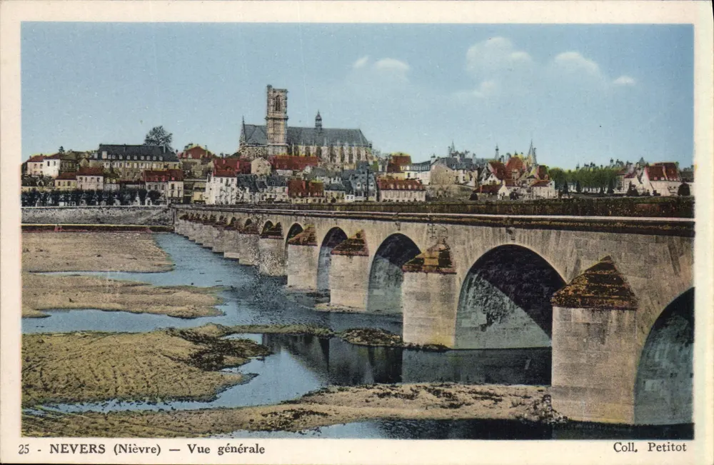 Nevers (Nièvre) — Ogólny widok — Coll. Petitot - Awers