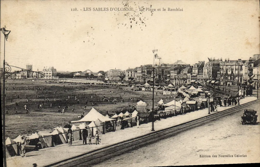 Les Sables-d'Olonne — Die Strandpromenade — Edition des Nouvelles Galeries, n°128 - Vorderseite
