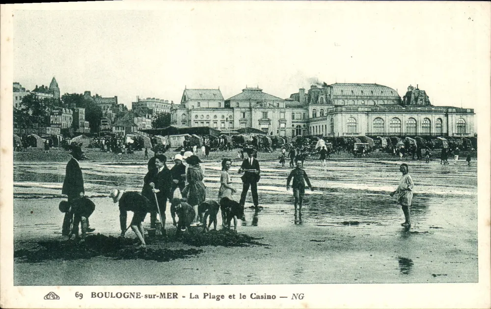 BOULOGNE-sur-MER - Der Strand und das Casino — NG - Vorderseite